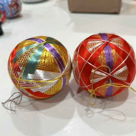 Vintage Japanese Made Temari Geometric Holiday Balls - Picture 3 of 4